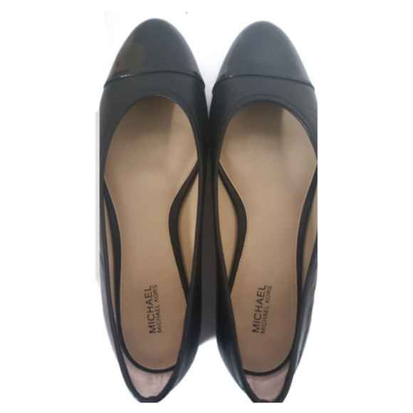Micheal Kors Flats - Picture 3 of 4